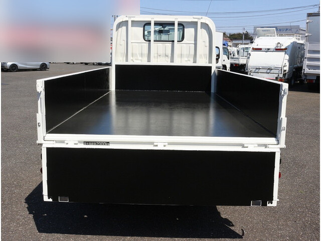 トヨタトヨエース平ボディ小型（2t・3t）[写真09]