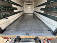 いすゞエルフ冷凍車（冷蔵車）小型（2t・3t）[写真13]