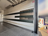 いすゞエルフ冷凍車（冷蔵車）小型（2t・3t）[写真14]