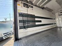 いすゞエルフ冷凍車（冷蔵車）小型（2t・3t）[写真15]