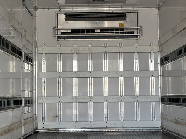 いすゞエルフ冷凍車（冷蔵車）小型（2t・3t）[写真15]