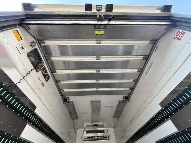 いすゞエルフ冷凍車（冷蔵車）小型（2t・3t）[写真16]