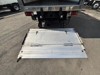 いすゞエルフ冷凍車（冷蔵車）小型（2t・3t）[写真18]