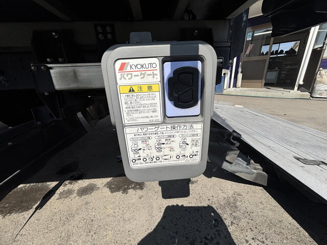 いすゞエルフ冷凍車（冷蔵車）小型（2t・3t）[写真20]