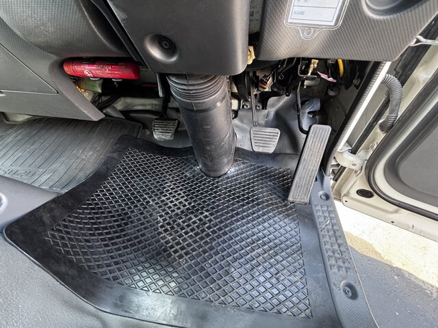 いすゞエルフ冷凍車（冷蔵車）小型（2t・3t）[写真29]