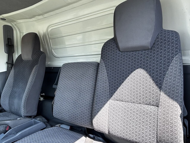 いすゞエルフ冷凍車（冷蔵車）小型（2t・3t）[写真39]