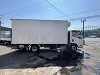 いすゞエルフ冷凍車（冷蔵車）小型（2t・3t）[写真05]