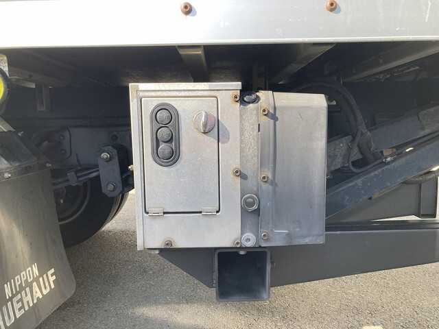 いすゞエルフパネルバン小型（2t・3t）[写真11]