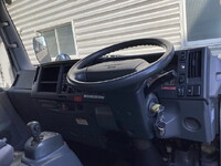 いすゞエルフパネルバン小型（2t・3t）[写真16]