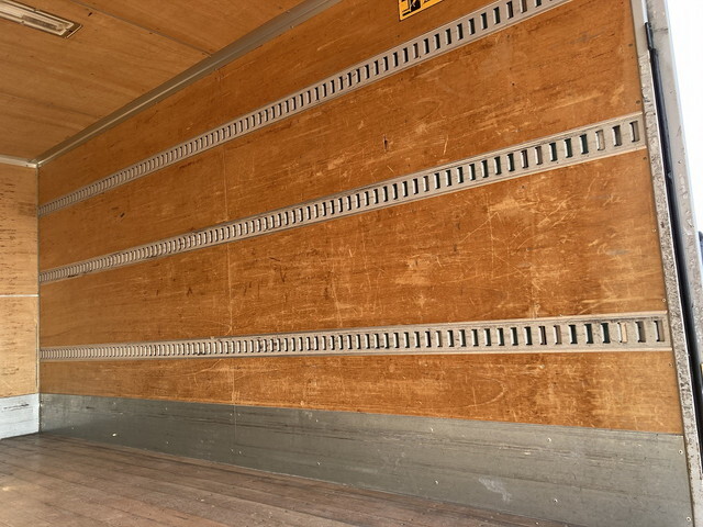 いすゞエルフパネルバン小型（2t・3t）[写真22]