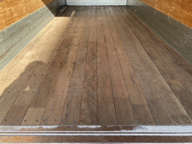 いすゞエルフパネルバン小型（2t・3t）[写真23]