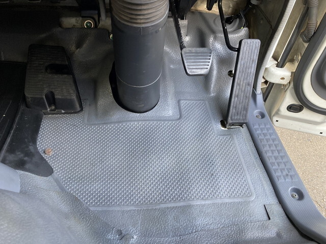 いすゞエルフパネルバン小型（2t・3t）[写真35]