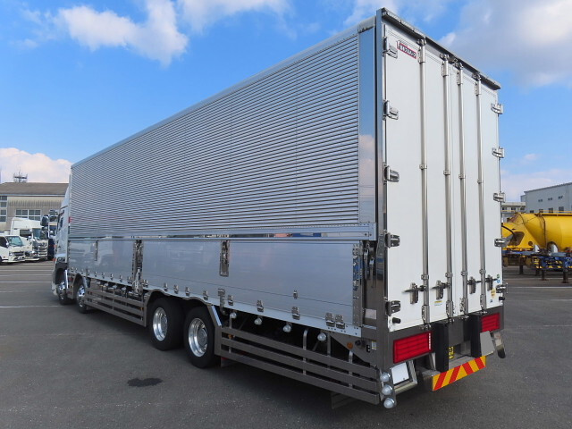 日野プロフィアアルミウイング大型（10t）[写真02]