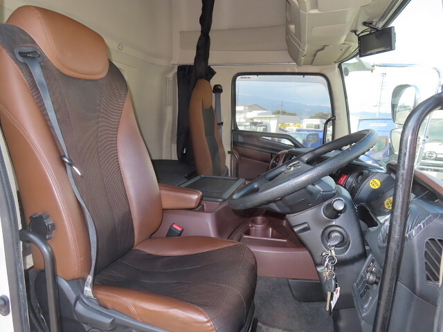 日野プロフィアアルミウイング大型（10t）[写真20]