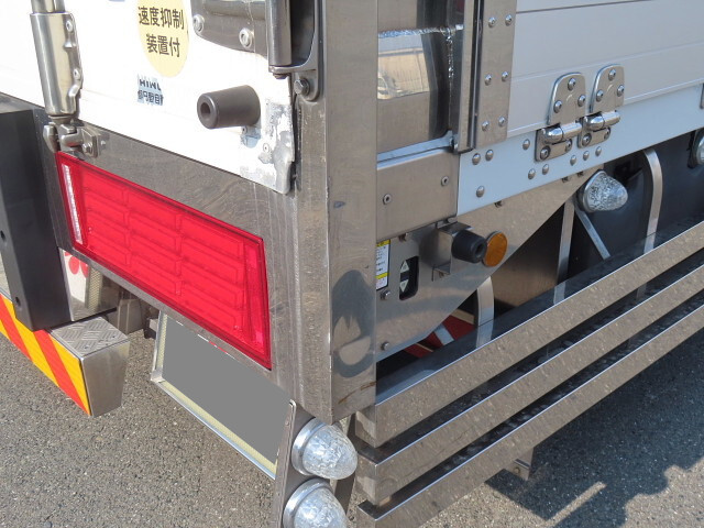 日野プロフィアアルミウイング大型（10t）[写真36]