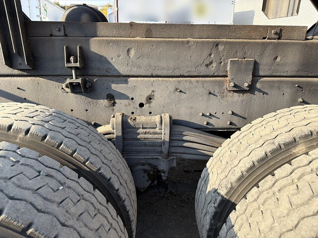 UDトラックスクオン深ダンプ（土砂禁ダンプ）大型（10t）[写真14]