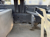 UDトラックスクオン深ダンプ（土砂禁ダンプ）大型（10t）[写真17]