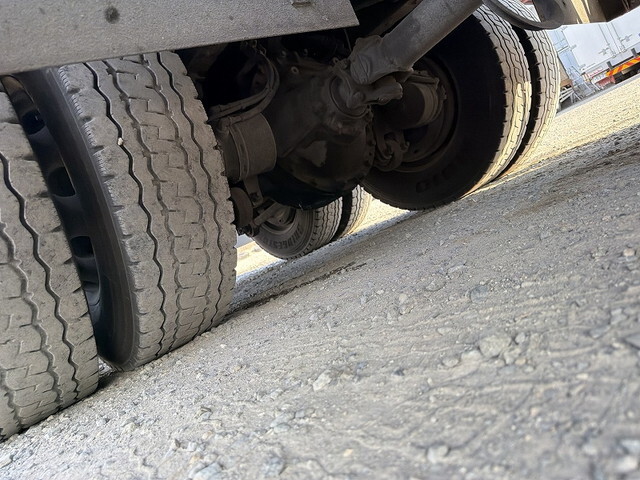 UDトラックスクオン深ダンプ（土砂禁ダンプ）大型（10t）[写真22]