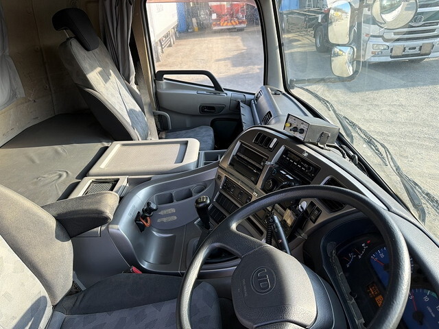 UDトラックスクオン深ダンプ（土砂禁ダンプ）大型（10t）[写真28]