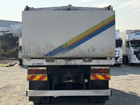 UDトラックスクオン深ダンプ（土砂禁ダンプ）大型（10t）[写真08]