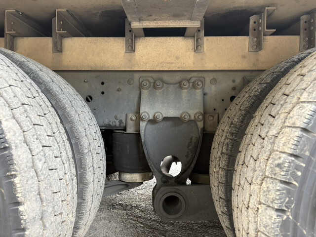 日野プロフィア冷凍車（冷蔵車）大型（10t）[写真12]