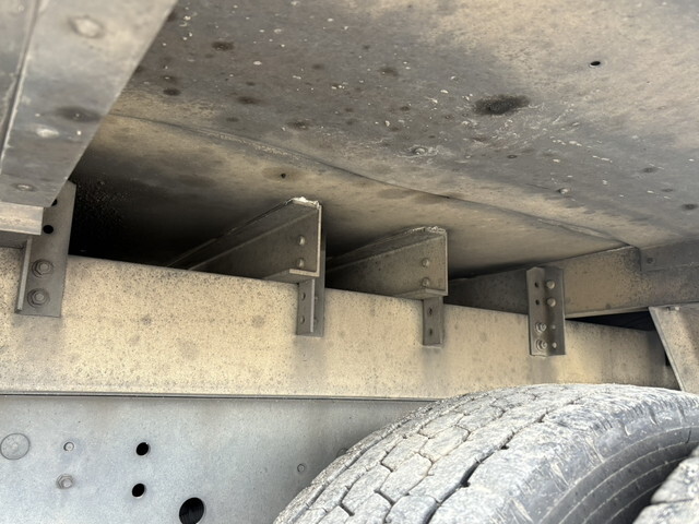 日野プロフィア冷凍車（冷蔵車）大型（10t）[写真19]