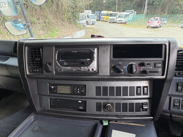 日野プロフィア冷凍車（冷蔵車）大型（10t）[写真24]