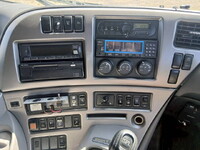 UDトラックスクオントレーラーヘッド（トラクターヘッド）大型（10t）[写真16]