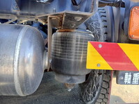 UDトラックスクオントレーラーヘッド（トラクターヘッド）大型（10t）[写真30]