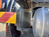 UDトラックスクオントレーラーヘッド（トラクターヘッド）大型（10t）[写真31]