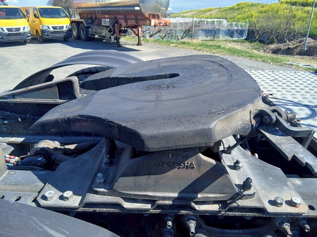 UDトラックスクオントレーラーヘッド（トラクターヘッド）大型（10t）[写真34]