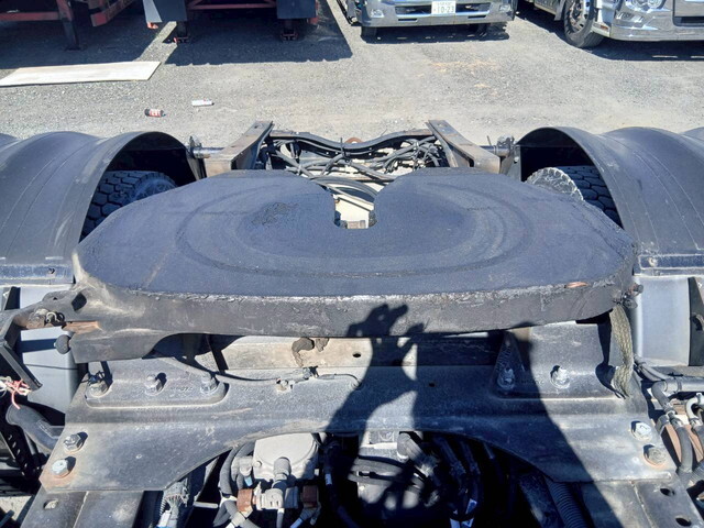 UDトラックスクオントレーラーヘッド（トラクターヘッド）大型（10t）[写真36]