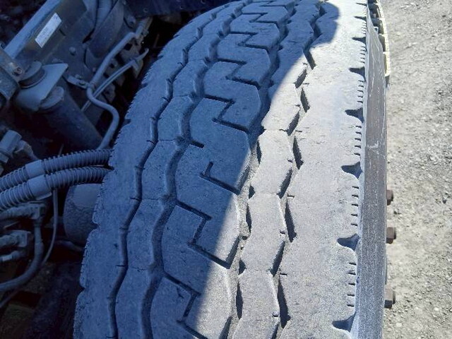 UDトラックスクオントレーラーヘッド（トラクターヘッド）大型（10t）[写真39]