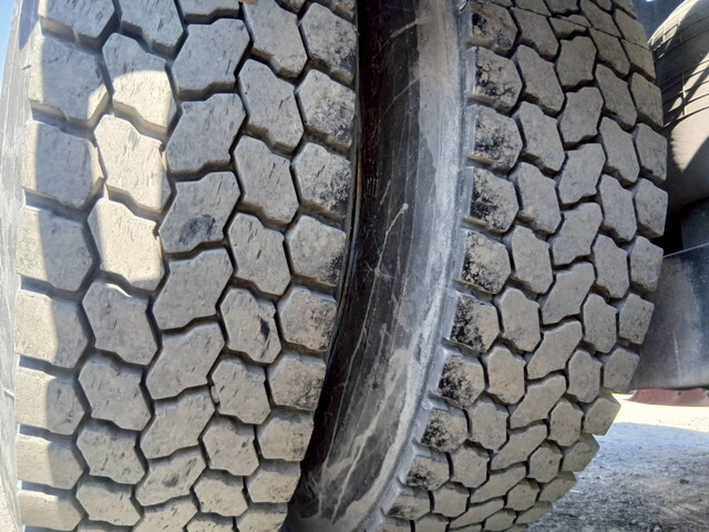 UDトラックスクオントレーラーヘッド（トラクターヘッド）大型（10t）[写真40]