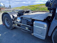 UDトラックスクオントレーラーヘッド（トラクターヘッド）大型（10t）[写真08]