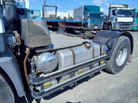 UDトラックスクオントレーラーヘッド（トラクターヘッド）大型（10t）[写真09]