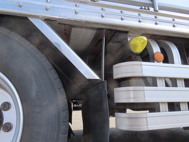 三菱ふそうスーパーグレート冷凍車（冷蔵車）大型（10t）[写真14]