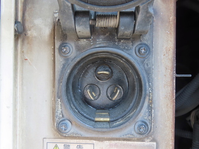 三菱ふそうスーパーグレート冷凍車（冷蔵車）大型（10t）[写真38]