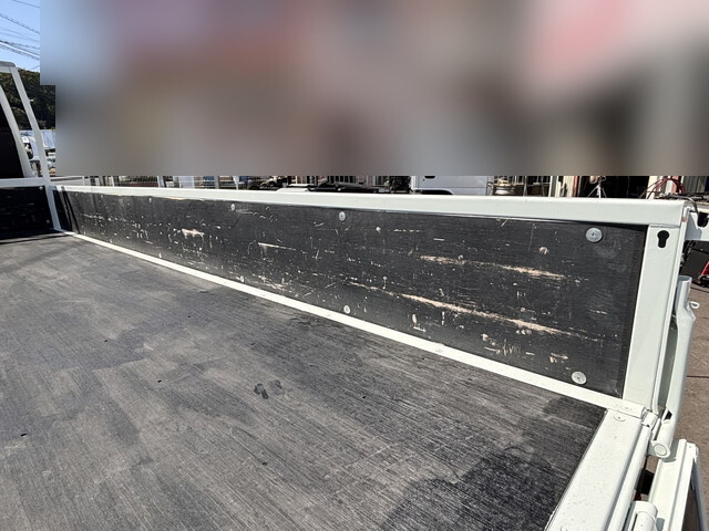 三菱ふそうキャンター平ボディ小型（2t・3t）[写真10]