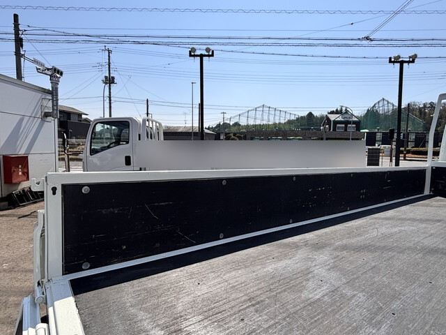 三菱ふそうキャンター平ボディ小型（2t・3t）[写真11]