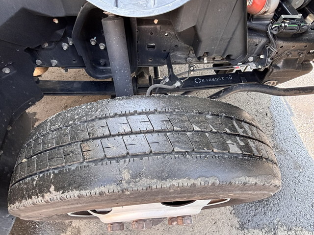 三菱ふそうキャンター平ボディ小型（2t・3t）[写真18]