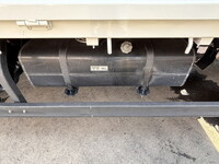 三菱ふそうキャンター平ボディ小型（2t・3t）[写真22]