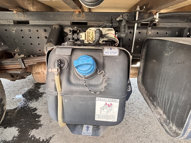 三菱ふそうキャンター平ボディ小型（2t・3t）[写真22]