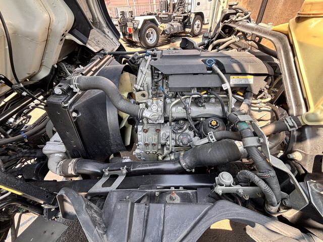 三菱ふそうキャンター平ボディ小型（2t・3t）[写真28]