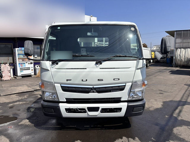 三菱ふそうキャンター平ボディ小型（2t・3t）[写真03]