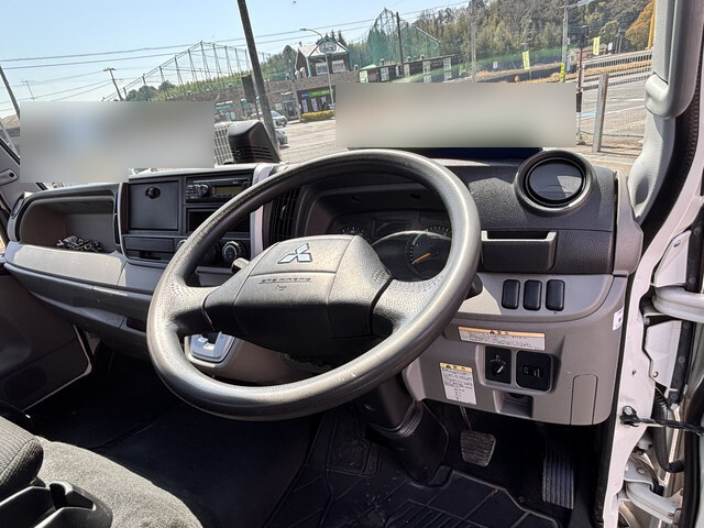 三菱ふそうキャンター平ボディ小型（2t・3t）[写真33]