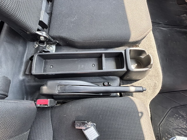 三菱ふそうキャンター平ボディ小型（2t・3t）[写真36]