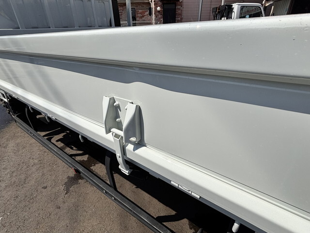 三菱ふそうキャンター平ボディ小型（2t・3t）[写真07]