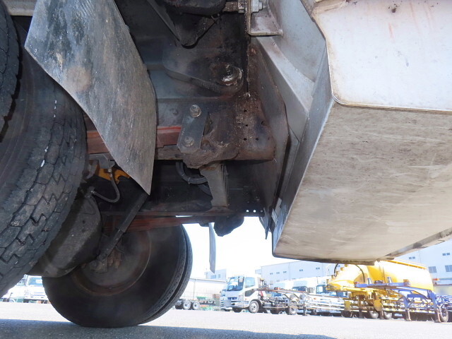 いすゞエルフパッカー車（塵芥車）小型（2t・3t）[写真11]