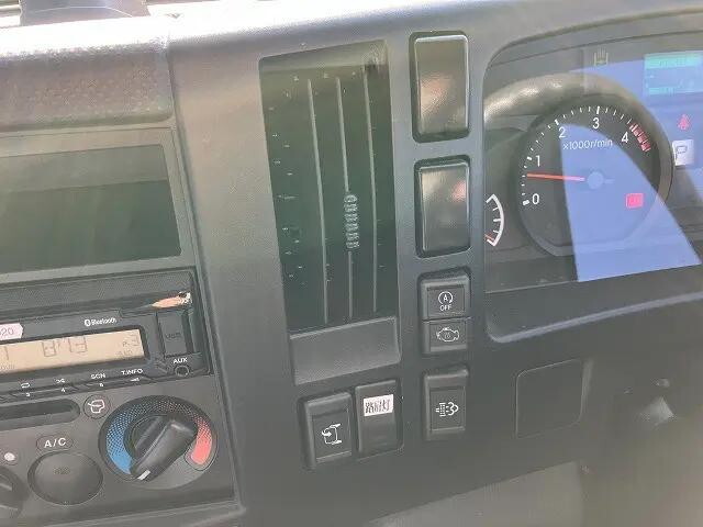 いすゞエルフセーフティローダー小型（2t・3t）[写真32]